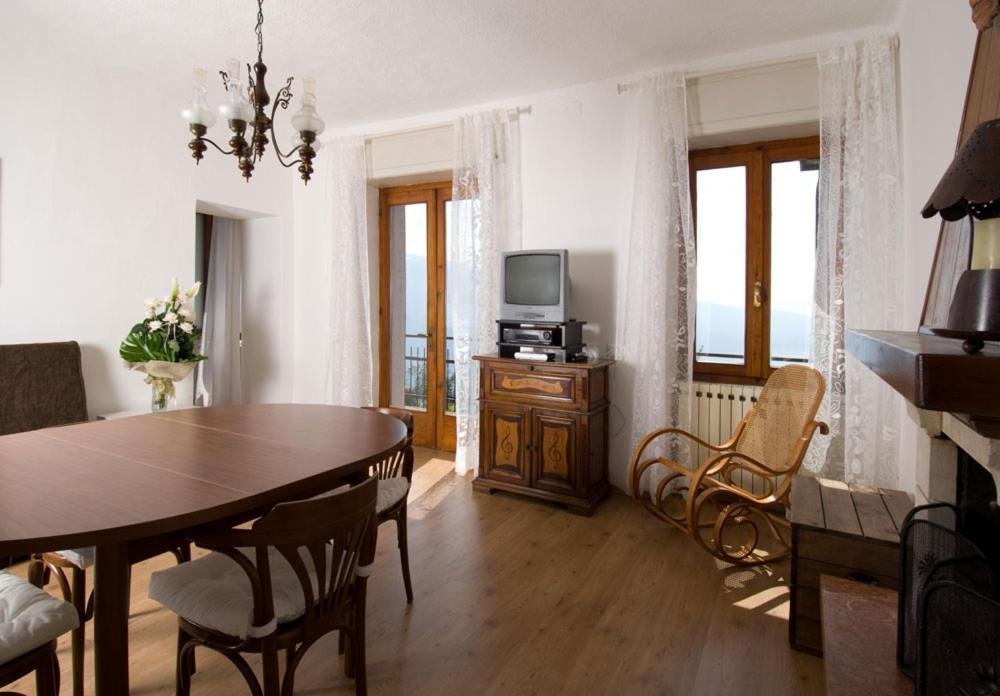 Appartamenti San Pietro - Hotel Gallo Tignale Extérieur photo